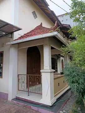 Dijual rumah 2 lantai