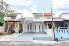 Rumah Modern Semi Furnish Dekat Living Plaza Pamulang Siap KPR J-22857