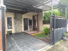 Rumah di Menganti AC Dikontrakkan, Nyaman, Luas, Tenang, Disewakan.