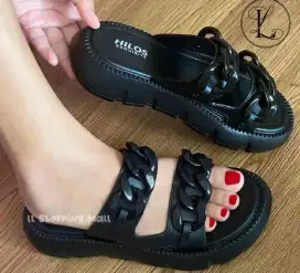 Sandal karet hitam