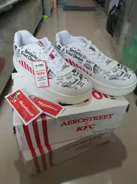 Sepatu Edisi KFC Limited Edition
