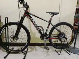 Dijual sepedah gunung rakitan frame mosso pro+ ban maxxis