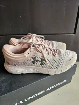 Sepatu olahraga under armour original