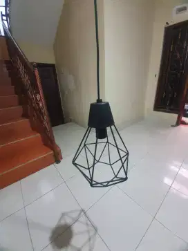 Lampu gantung minimalis