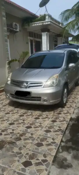 nissan grand livina ultimate automatic 2012