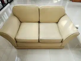 Mebel sofa meja rak sepatu nakas headbord kasur jual cepat