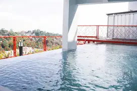 Rumah Luarbiasa pool di Dago dkt Cigadung ITB Darul Hikam Tahura Golf