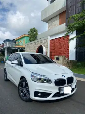 BMW 218i aktiv turer 1.5 turbo AT 2015