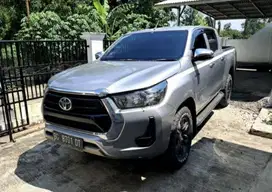 Toyota Hilux DC 4x4 Solar 2.4 -MT 2022 Silver