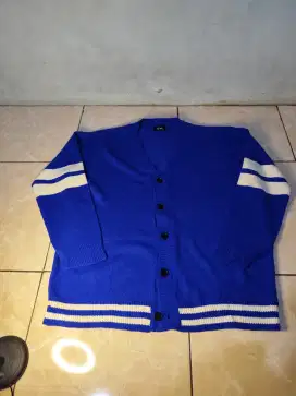 Cardigan biru garis