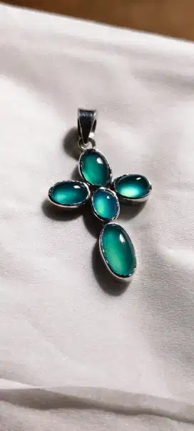 Batu Bacan Liontin Salib