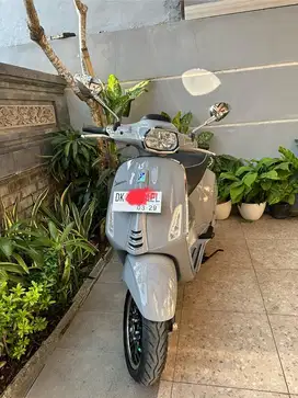 Vespa Sprint Grey Materia 2024 mulus