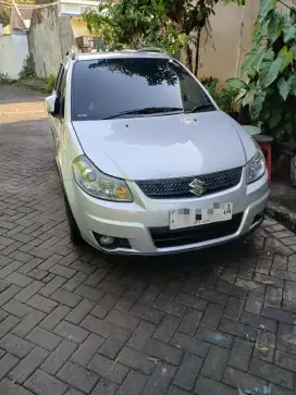 X- OVER SX4 Kondisi Istimewa Malang