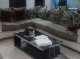 Sofa Bentuk L (6 dudukan)