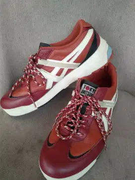 Dijual sepatu ONITSUKA TOKYO ORI