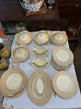 Dinner set Victorian by England