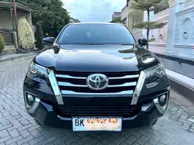 Toyota Fortuner VRZ Diesel A/T(Matic). 2019. Hitam Metalik.