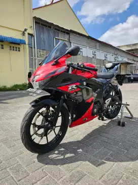 Suzuki GSX R150 Merah Hitam 2021