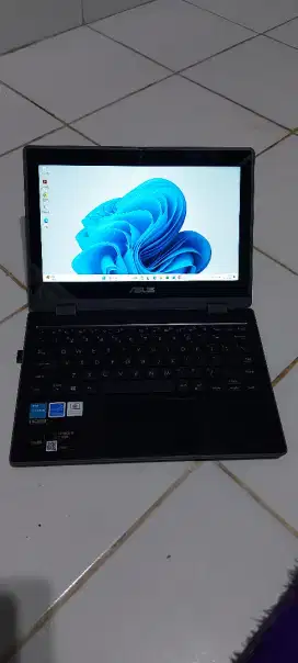 Laptop asus BR1100FK