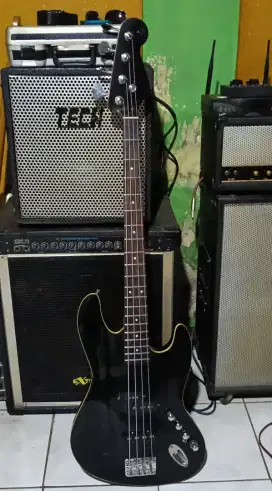 Bass fender aktif