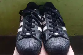 sepatu adidas superstar