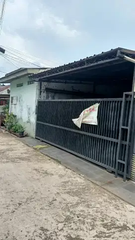 Dijual rumah dan 2 kontrakan