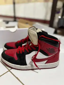 Sepatu Air jordan 1 MID MERAH