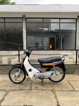 Honda astrea legenda 1