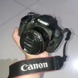 Canon EOS 700D Fullset + battery