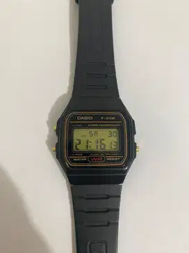 Casio F - 91 W digital