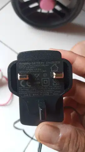 Adaptor laptop bekas