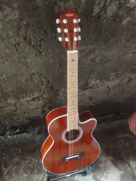 Gitar akustik model Yamaha