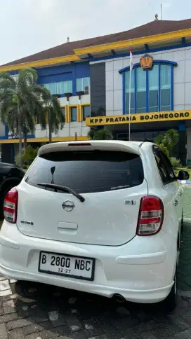 Nissan March 1.2 A/T Tahun 2012 Putih