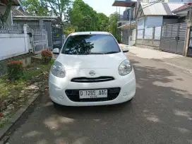 Nissan march L 1.2 Mt 2012 putih