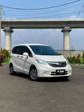 HONDA FREED SD 2013