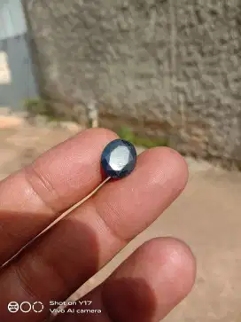 Batu sapphire cutting dark blue