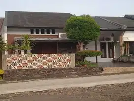 Dijual Rumah Strategis di Villa Palem Depok Dekat Tol Sawangan