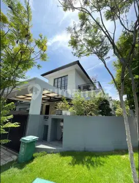 Dijual Rumah Butuh Cepat 2 Lantai Private Pool Graha Family