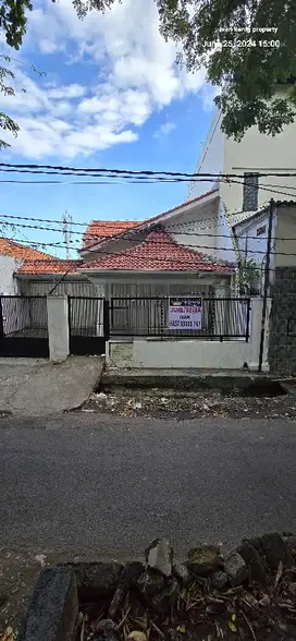 Raya Ambengan. Komersial Area. Rumah usaha