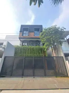 Rumah baru 2.5 lantai swimming pool dan rooftop siap huni Pondok Indah