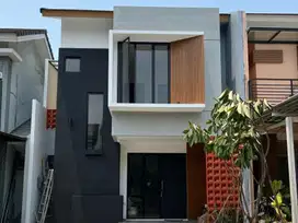 Rumah 2 Lantai Siap Huni dekat Pasar Modern BSD City Siap KPR J-20435