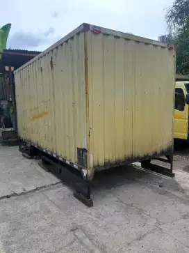 Box Cargo Contener bekas Mitsisubishi CANTER