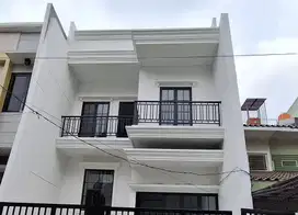 Rumah baru 2 lantai 6x15 3 kamar tidur taman ratu jakarta barat