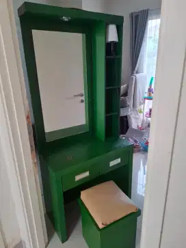 Meja Rias Wanita