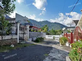 Rumah Vila Bagus 1 Lantai Luas 260m2 Dijual di Songgokerto Batu