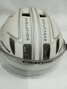 Helm sepeda cratoni, baru