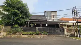 Rumah Asri 2 Lantai di Lokasi Strategis Tebet Jakarta Selatan