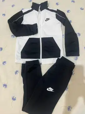 Baju nike set anak cowo like new 98%