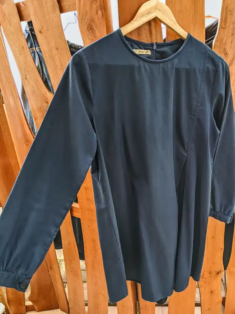 Blouse Navy Wanita (preloved)