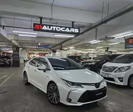 TOYOTA COROLLA ALTIS HYBRID 1.8 L AT 2022